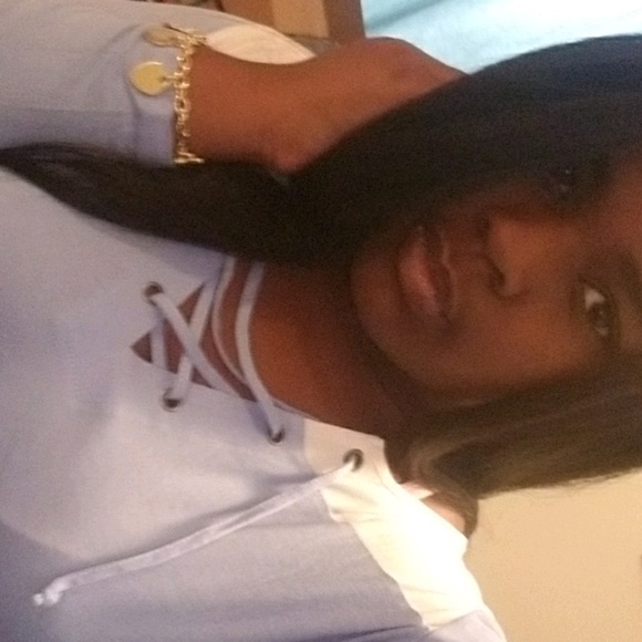 Profile Picture of Shiyon Tallington (@shiyon) on Poshmark