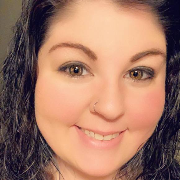 Profile Picture of Melissa Balduff (@melissabalduff) on Poshmark