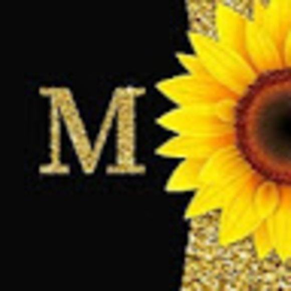 Profile Picture of Mandy Willey (@mandywilley321) on Poshmark