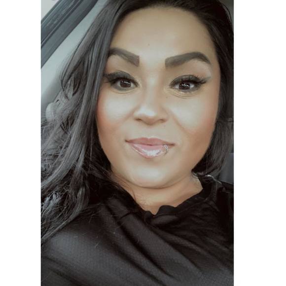 Profile Picture of Barrios Barrios (@barriosbarri142) on Poshmark