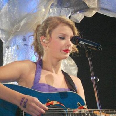 Profile Picture of Mari Swift :) (@LoveSwift_) on Twitter
