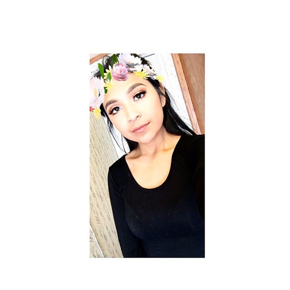 Profile Picture of Nayeli Robles (@nayelixxx1) on Poshmark