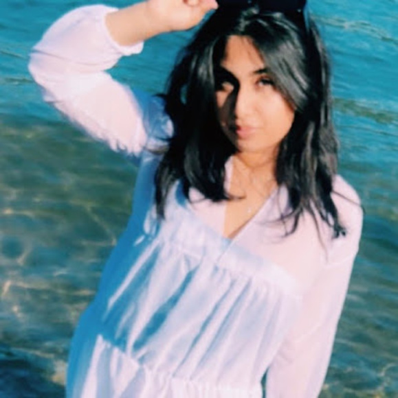 Profile Picture of Yasmine Afzali (@afzaliyasmine) on Poshmark