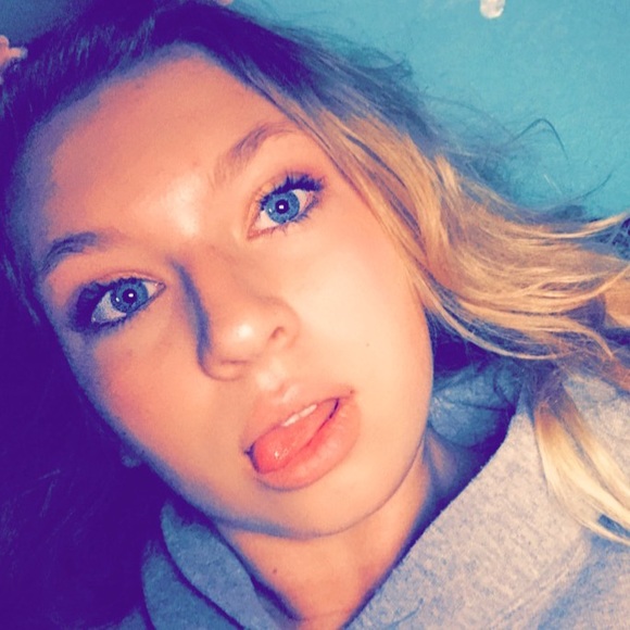 Profile Picture of Sam Keen (@losersam1) on Poshmark