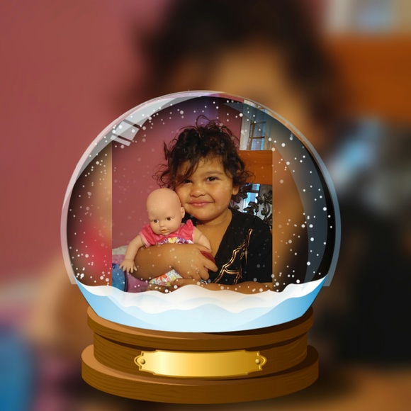 Profile Picture of Hillary Keliikoa (@bttrhalf) on Poshmark