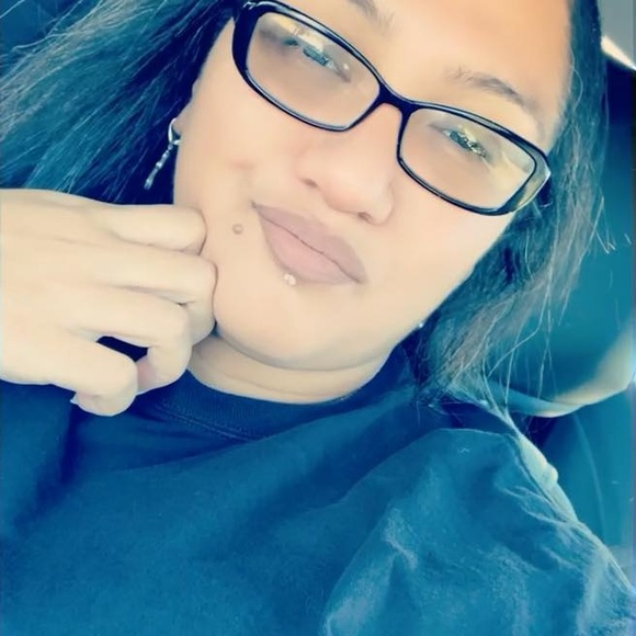 Profile Picture of Tianna Davis (@tiannadavis783) on Poshmark