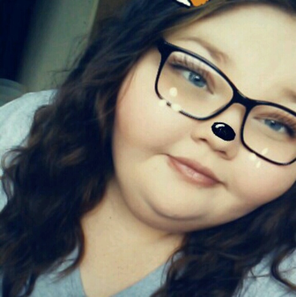 Profile Picture of Chassity Wetsch (@chassity_wetsch) on Poshmark