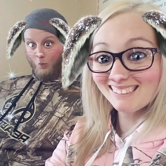 Kasey Summers - Poshmark Profile Picture of Kasey Summers (@kaseyjo17) on Poshmark