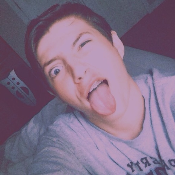 Profile Picture of Josh Chapman (@ogsavage) on Poshmark