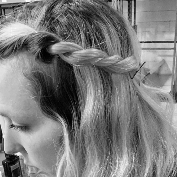 Profile Picture of Jessica Foster (@aquietdecember) on Poshmark