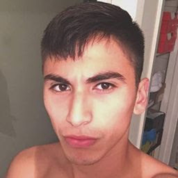 Profile Picture of Bryan Robledo (@bryanrobledo69) on Poshmark