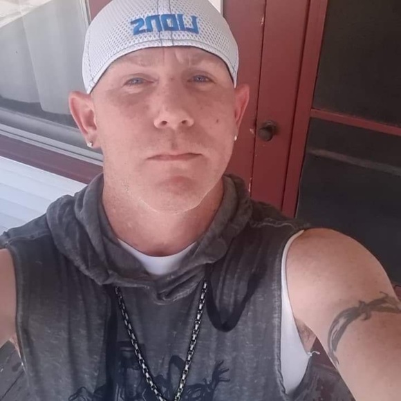 Profile Picture of Chad Andis (@chadandis5) on Poshmark