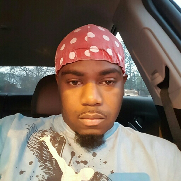 Profile Picture of Warren Minnifield (@warrendeun) on Poshmark