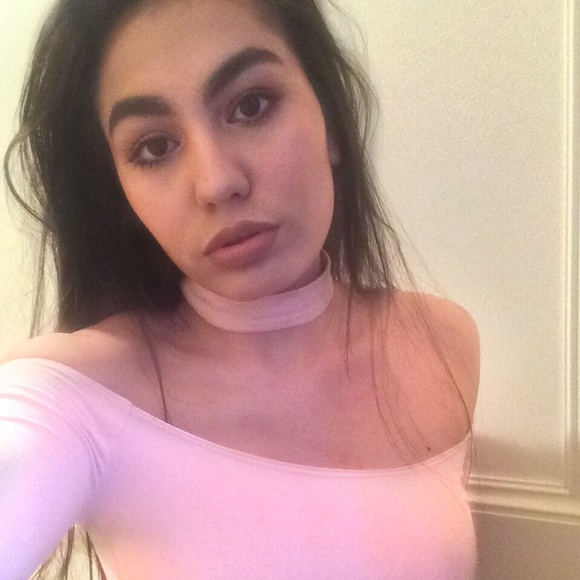 Profile Picture of Sammi Spadaro (@samspadaro) on Poshmark