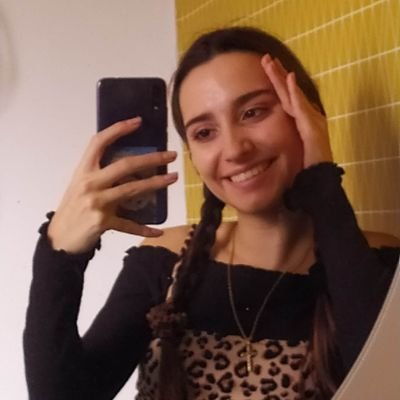 Profile Picture of Lau (@LauraChagnon) on Twitter