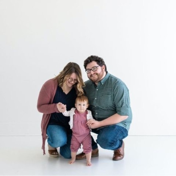 Anna Morrelles - Poshmark Profile Picture of Anna Morrelles (@mrsmorrelles) on Poshmark