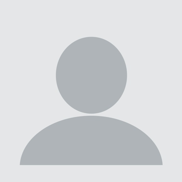 Profile Picture of Aaron Tran (@dealsearcher254) on Poshmark