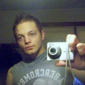 Profile Picture of James Battistini (@hekt1c1) on Myspace