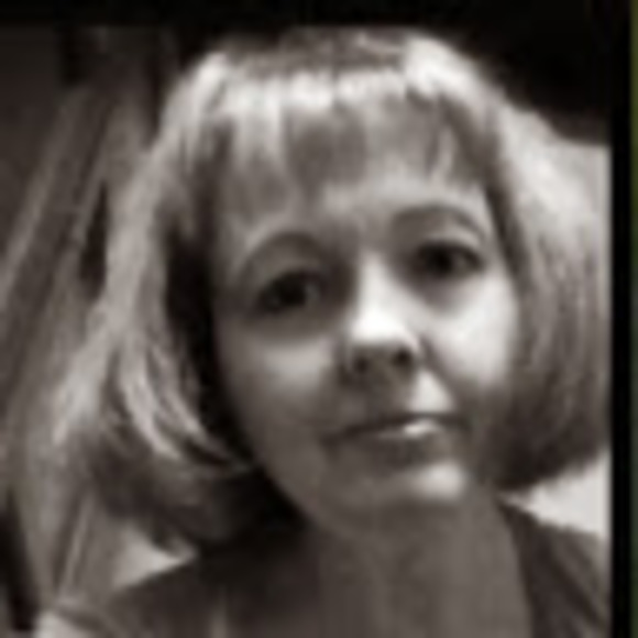 Profile Picture of Kerri Andreshak (@kandreshak) on Poshmark