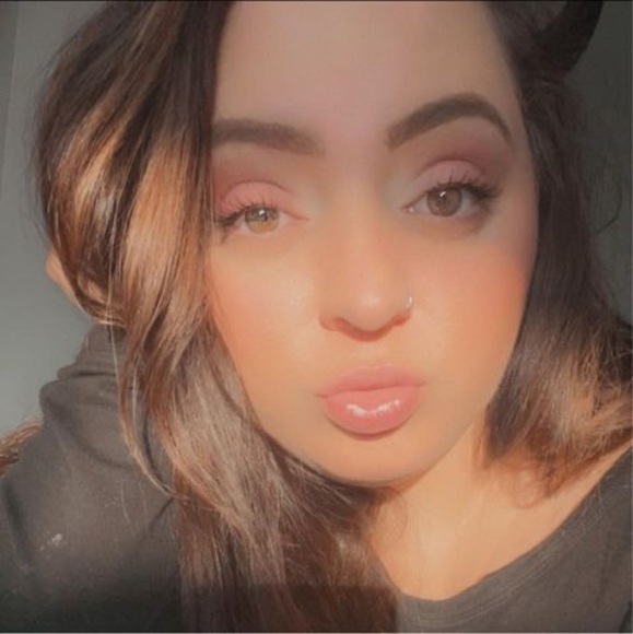 Michaela Eakle - Poshmark Profile Picture of Michaela Eakle (@michaela_eakle) on Poshmark