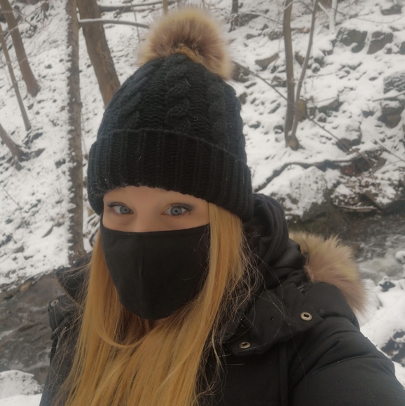 Profile Picture of Laura Irvine (@x0x22laura22x0x) on Poshmark