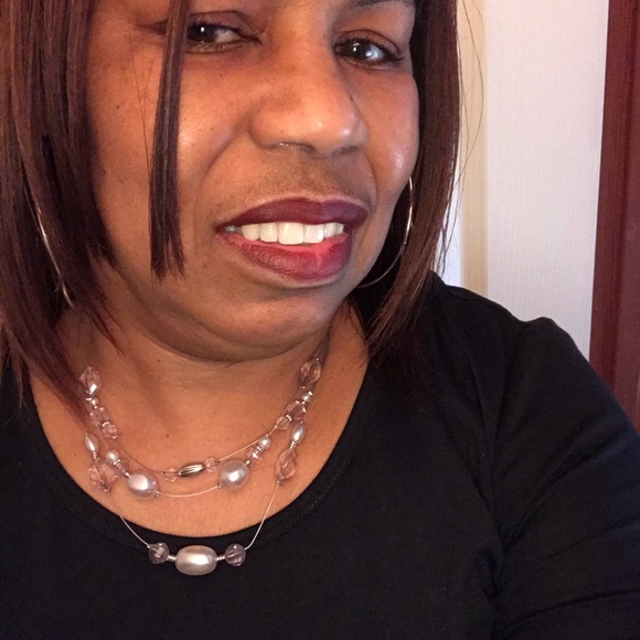 Carolene Belcher - Poshmark Profile Picture of Carolene Belcher (@carolenebelcher) on Poshmark