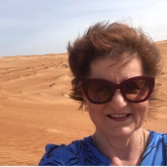 Profile Picture of Susanne Dobbyn (@susannedobbyn) on Poshmark