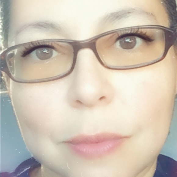 Profile Picture of Aurea Clark (@foreveroreo) on Poshmark