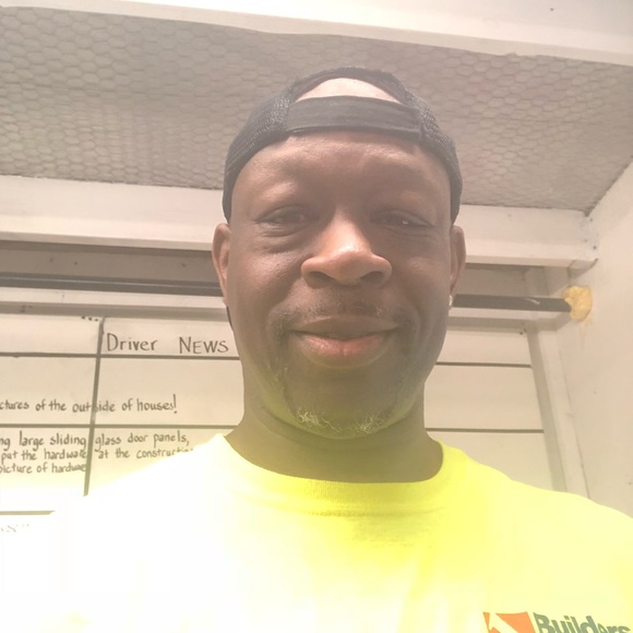 Profile Picture of Tovi Riggins (@toviriggins) on Poshmark