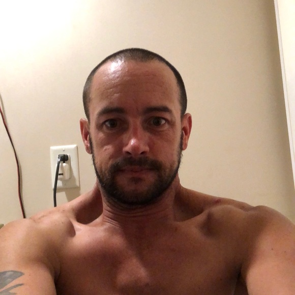 Matt Frisk - Poshmark Profile Picture of Matt Frisk (@mattfrisk79) on Poshmark