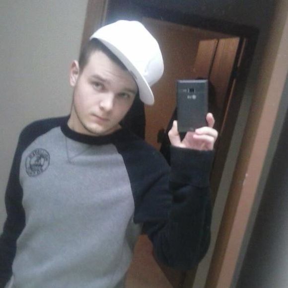 Profile Picture of Andrew Kahrig (@grimlin23) on Poshmark
