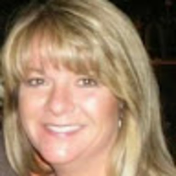 Profile Picture of Tina thacker Richards (@tinaandtoby) on Poshmark