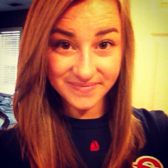 Profile Picture of Allison Tyndall (@allisontyndall) on Poshmark