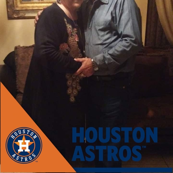 Profile Picture of Mine Gutierrez (@minervagmuniz) on Poshmark