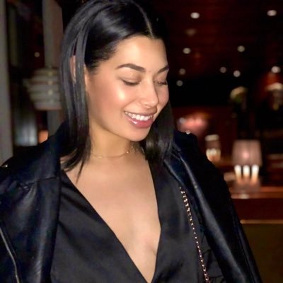 Profile Picture of Cassandra Mcfarland (@CassandraSummer) on Twitter