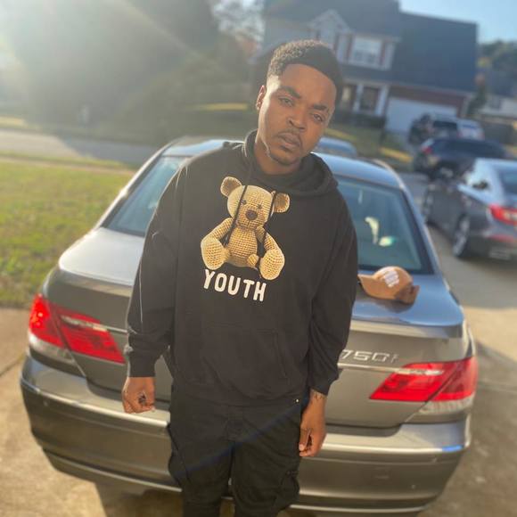 Profile Picture of Dorian Watson (@dorian19k) on Poshmark