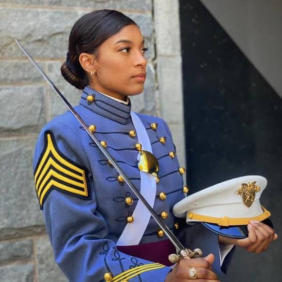 Profile Picture of Japhia Aragon-millard (@japhiaaragon_) on Poshmark