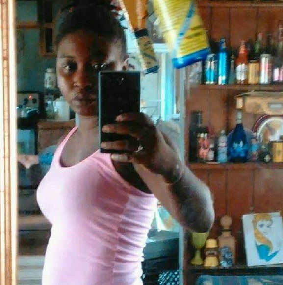 Profile Picture of Markeisha Green (@goldey21) on Poshmark