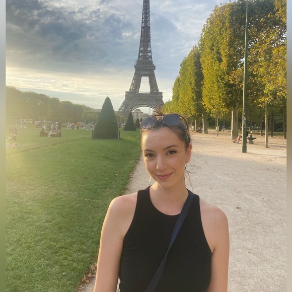 Briana Klee - Poshmark Profile Picture of Briana Klee (@brianaklee) on Poshmark