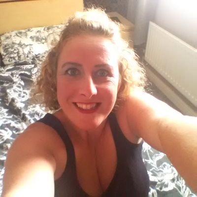 Profile Picture of Emma Oliver (@EmmaOlli) on Twitter