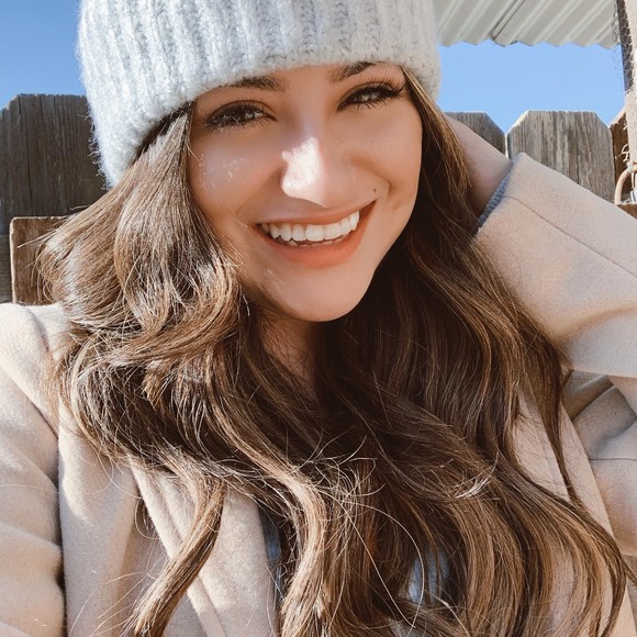Profile Picture of Lizbeth Delgado (@lizbethdelga527) on Poshmark