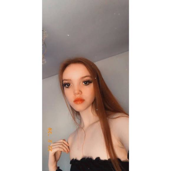 Profile Picture of Steph Jones (@stephjones930) on Poshmark