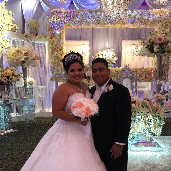 Yesenia Esquivel - Poshmark Profile Picture of Yesenia Esquivel (@yesiesqui10) on Poshmark