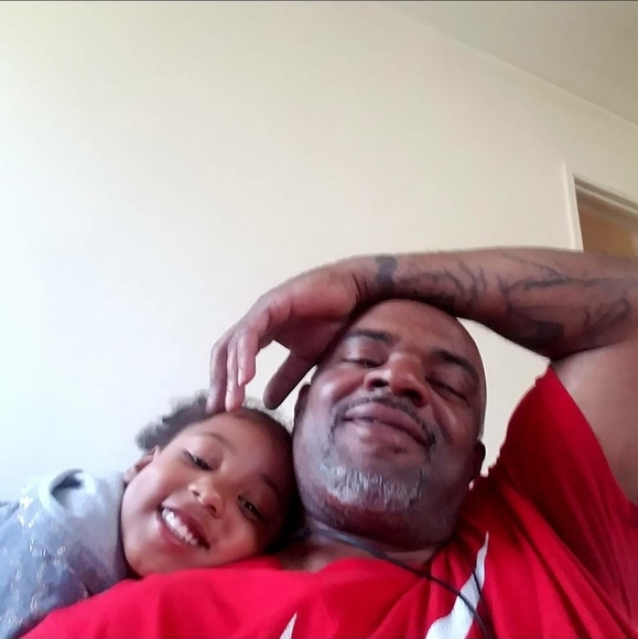 Profile Picture of Larry Skinner (@bopper577) on Poshmark