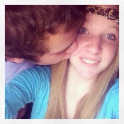 Profile Picture of Aaron's Girl (@LexiLovePollitt) on Twitter