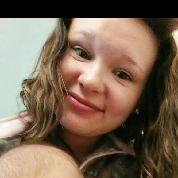 Profile Picture of Jessieka Schultz (@jschultz002) on Poshmark