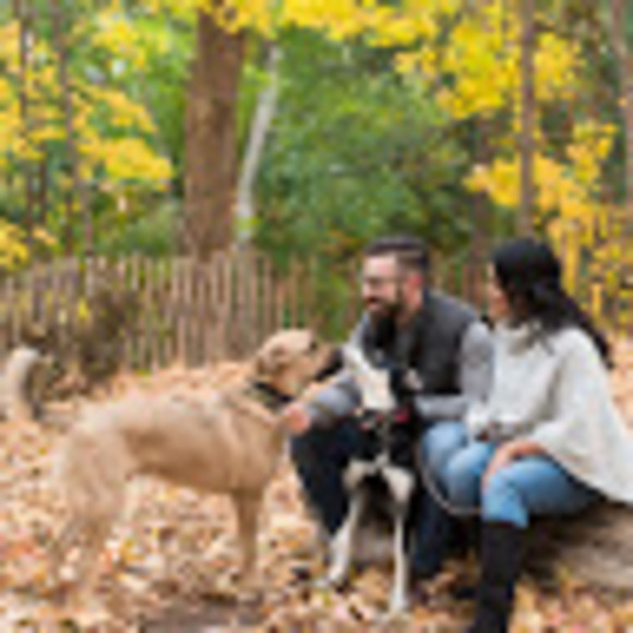 Profile Picture of Kim Mendes (@kim_ak) on Poshmark