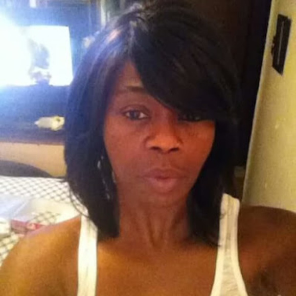 Profile Photo of Roslyn Johnson (@roslynb85) on Poshmark