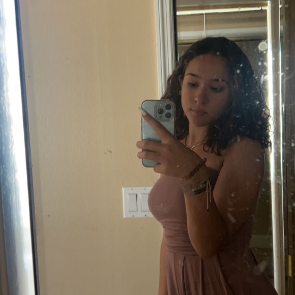 Profile Picture of Anissa Alvarez (@anissaalvare393) on Poshmark