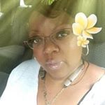 Profile Picture of Lisa Melvin-Weaver (@sunbaybee) on Instagram